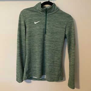 Nike pullover size medium